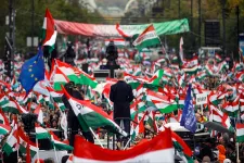 Nearly half of all Hungarian voters would like to see a change of government, large-scale survey shows