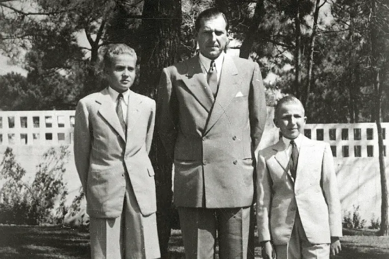 I. János Károly spanyol király 18 évesen véletlenül lelőtte a 14 éves öccsét