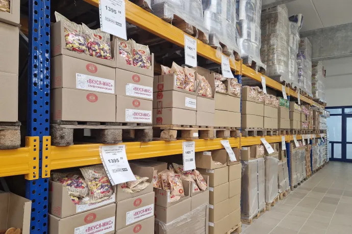 Termékek raklapokon – Fotó: Olvasói fotó / Telex