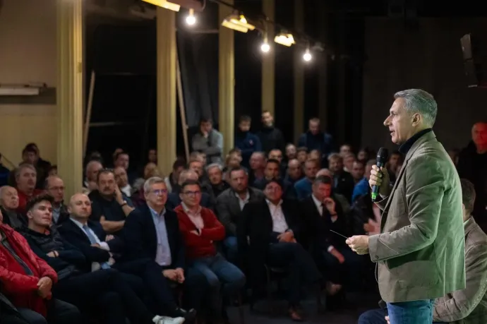 Lázár és az ő közönsége – Fotók: Lázár János Facebook-oldala