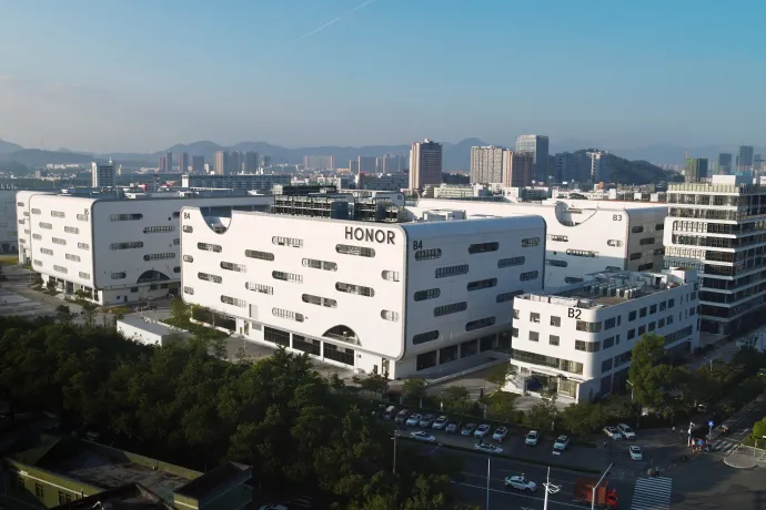 Olcsótelefonos márkának született, mára az egyik legnagyobb kínai gyártó. Megnéztük, hogyan csinálja