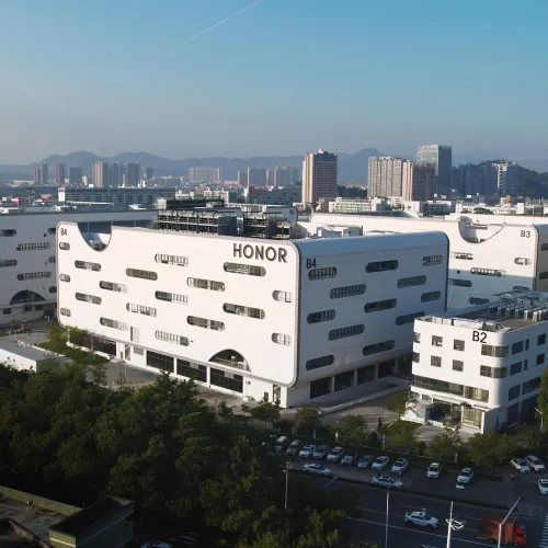 Olcsótelefonos márkának született, mára az egyik legnagyobb kínai gyártó. Megnéztük, hogyan csinálja