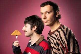 Dopeman a Petőfin, Krasznahorkait lenyomó Ákos, az alkohol mint kultúra – erős gondolatok a Carson Coma-interjúból