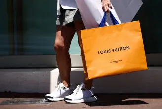 Kiment a divatból a NER-es luxus, az igazi nagypályások letekerték a költéseiket