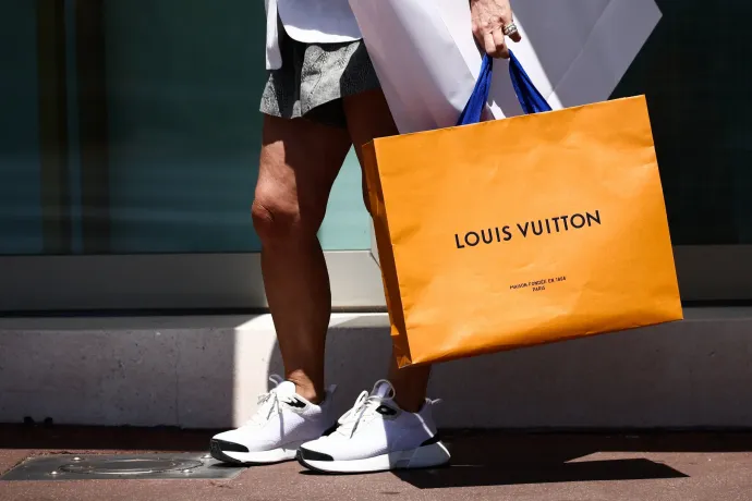 Kiment a divatból a NER-es luxus, az igazi nagypályások letekerték a költéseiket