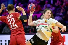 Női kézi-vb: mínusz hatról döntetlen Japán ellen, negyeddöntős a magyar válogatott