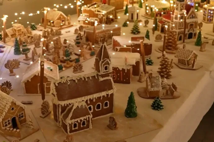 „Azt mondták, ezt nem lehet megcsinálni” – Már 10 éve épül a karácsonyi Mézeskalácsváros Siófokon