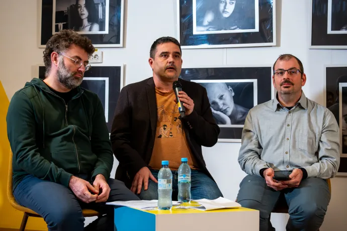 Kiss Tamás szociológus és Székely István Gergő politológus beszélnek – Fotó: Tamás Zsófia / Transtelex