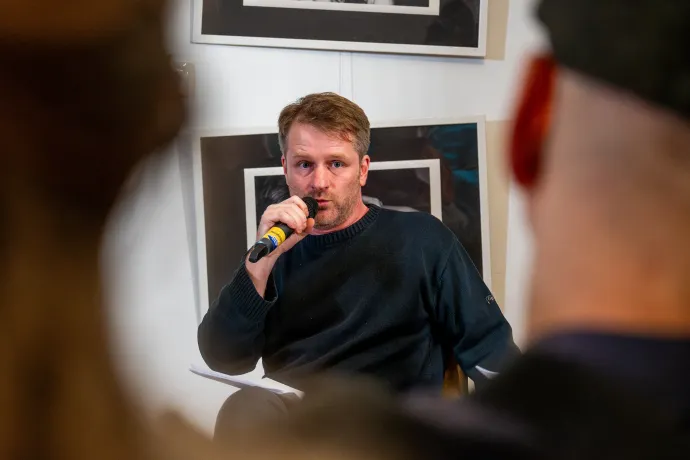 Kiss Tamás szociológus és Székely István Gergő politológus beszélnek – Fotó: Tamás Zsófia / Transtelex