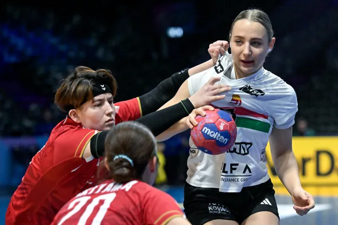 Simon Petra a japánok elleni meccsen – Fotó: Szigetváry Zsolt / MTI