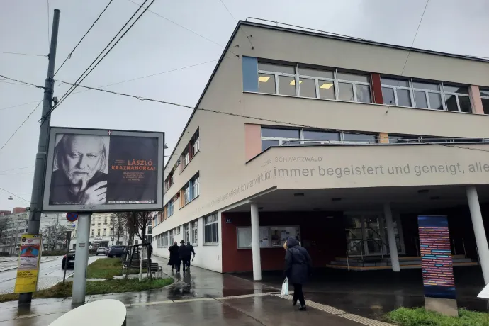 Megnéztük, milyen, amikor 30 órán át folyamatosan Krasznahorkait olvasnak fel