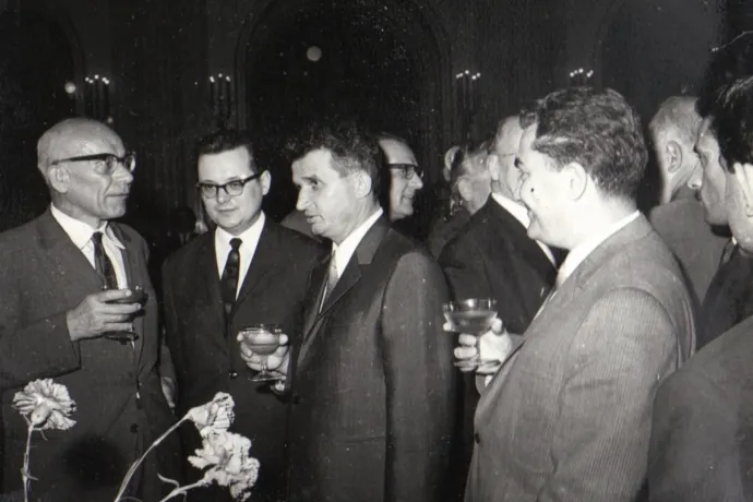 A kommunizmus története: Románia a nemzetközi kapcsolatokban 1944-1989 között