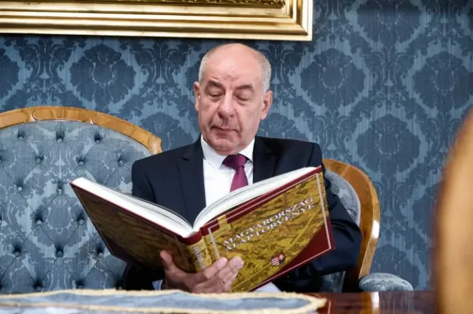 Tamás Sulyok studies the Fundamental Law – Source: Tamás Sulyok / Facebook