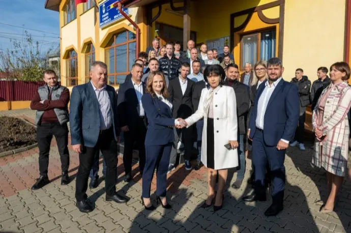 Családi örökség lett egy romániai polgármesteri hivatal, a korrupciós ügybe bukott apa után most a lányát választották meg az időközin