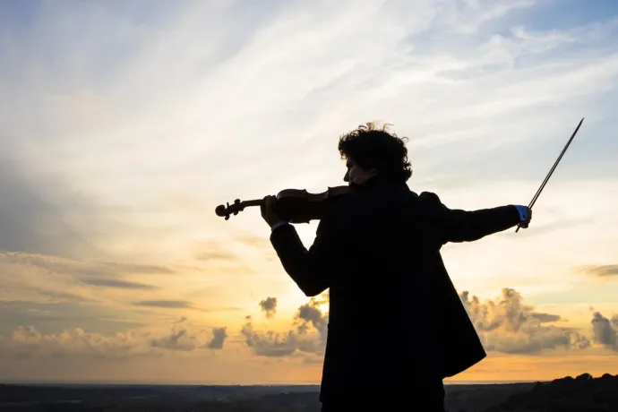 Plüss jegesmedvét, unalmas bőrkesztyűt, díszdobozos after shave-et adna ajándékba? Fújja ki magát, segítek