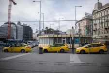 Felfüggesztette működését a 6x6 Taxi