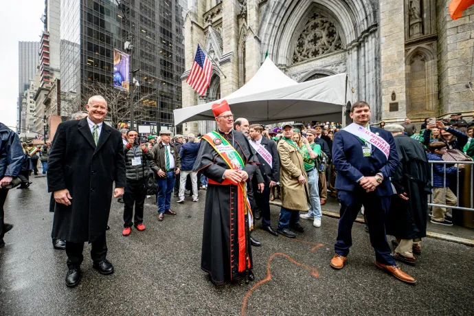 300 millió dollárt fizethet a New York-i érsekség az egyházukat érintő szexuális visszaélések áldozatainak