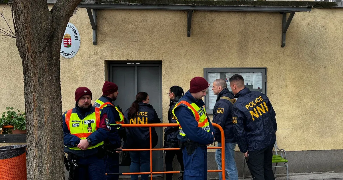 Kiszálltak az NNI emberei a Szőlő utcához kedd reggel