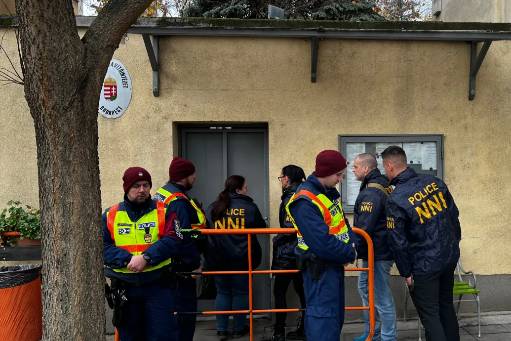 Kiszálltak az NNI emberei a Szőlő utcához kedd reggel