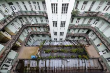 L. Simon László vitába keveredett a Gutenberg-ház lakóival, ezért módosítani akarja a társasházi törvényt