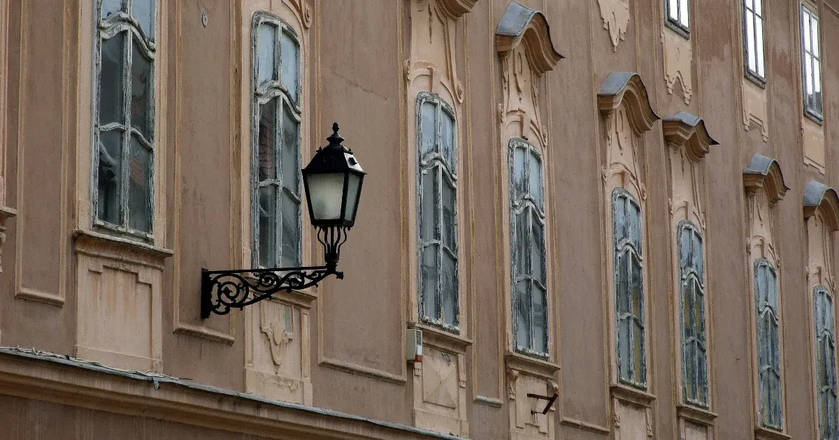 A könnyező gomba miatt a végóráit éli Győr ikonikus épülete, ahol Napóleon is megszállt