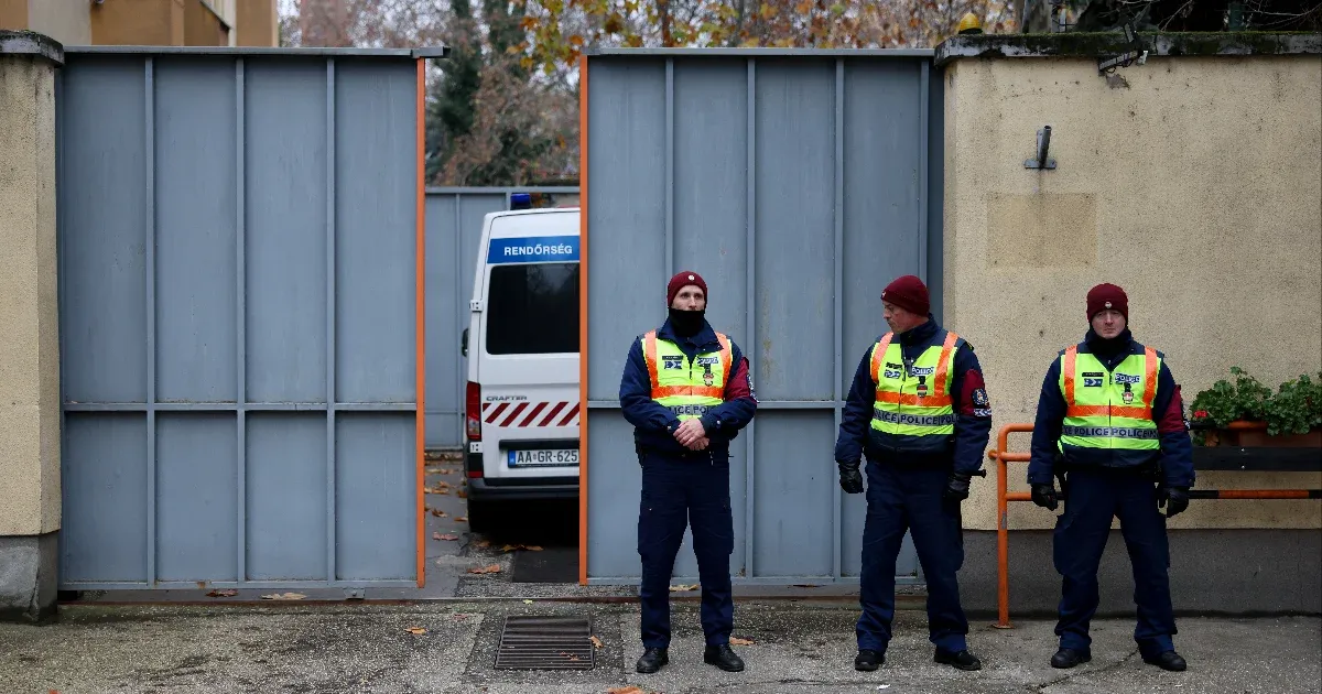 Sorra borulnak ki a csontvázak a Szőlő utcából, és nem a hatóság, hanem a nyilvánosság diktálja a tempót
