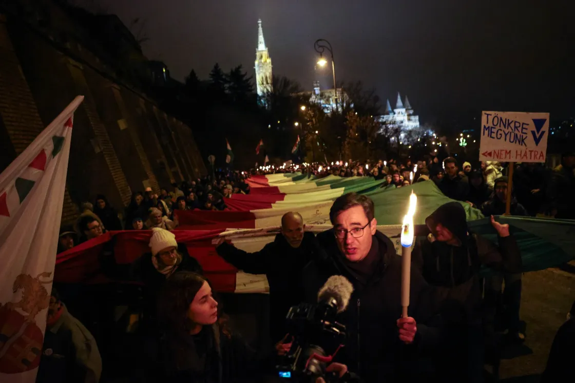 „A zsebtolvaj visszaadja a pénzed egy részét hitelre, ha elnézést kérsz” – így segítene Budapesten a kormány