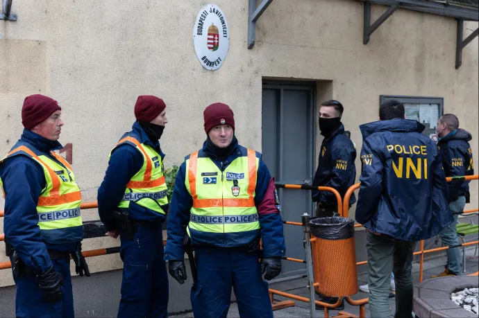„Iszonyú mennyiségű nyomozó hallgatott meg nagyon sok embert” – ilyen volt belülről a keddi akció a Szőlő utcai javítóintézetben