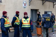 „Iszonyú mennyiségű nyomozó hallgatott meg nagyon sok embert” – ilyen volt belülről a keddi akció a Szőlő utcai javítóintézetben