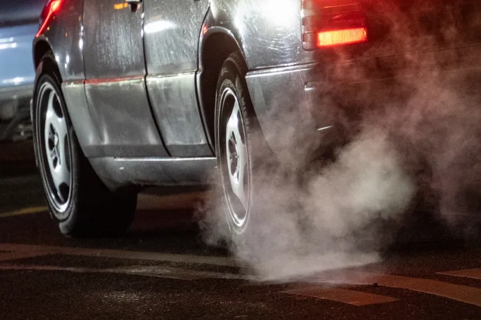 Megegyeztek, hogy a házakra és az autókra csak 2028-tól terjesztenék ki az uniós karbonpiacot