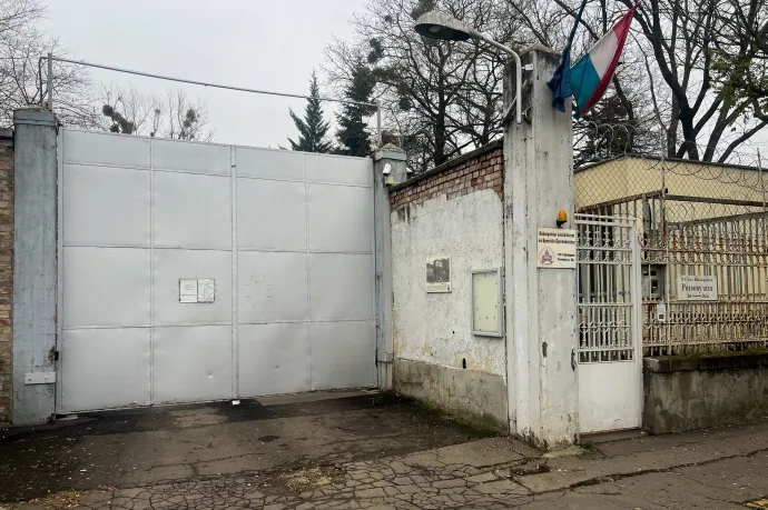 Nemcsak a Szőlő utcában, más javítóintézetekben is megjelentek a rendőrök, miután a kormány a büntetés-végrehajtás irányítása alá rendelte ezeket