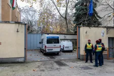 Bébiszitterek lesznek a rendőrök a javítóintézetekben, csak hogy ne a gyerekvédelem kínzó kérdéseiről legyen szó