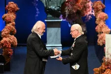 Krasznahorkai László átvette az irodalmi Nobel-díjat