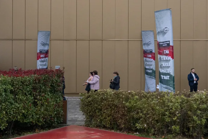 Fizetett hirdetésben kerestek DPK-tagokat Orbán Viktor szegedi gyűlésére