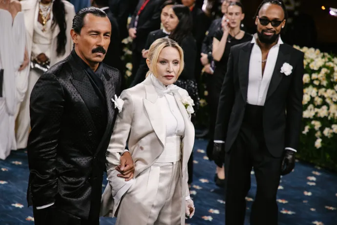 Tom Ford modelleken, Haider Ackermann, Madonna és Teyana Taylor Tom Fordban – Fotó: Victor Virgile / Gamma-Rapho / Getty Images; Lexie Moreland / Penske Media / Getty Images; Kristina Bumphrey / Variety / Getty Images