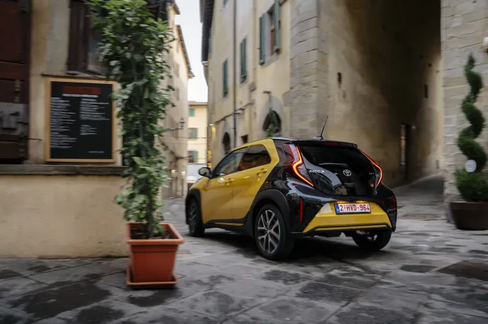 A csomagtartó térfogata 231 liter – Fotó: Jayson Fong / Toyota és Zách Dániel / Telex