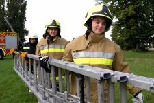 Megalakult az ukrán női tűzoltó-alakulat, mert egyre több férfi harcol a fronton