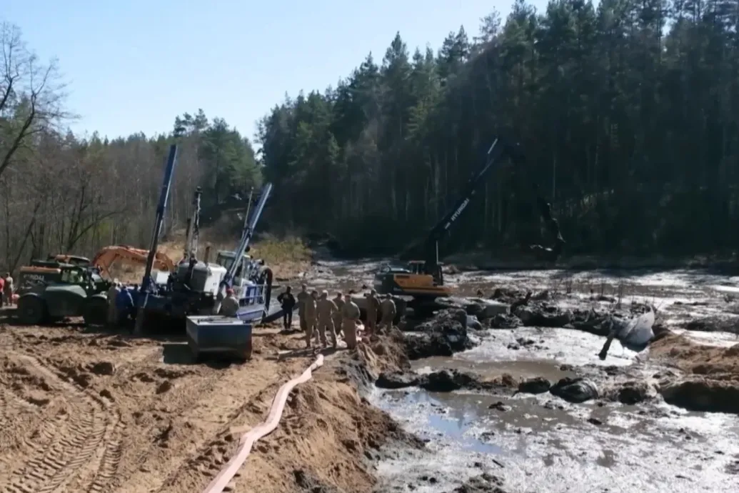 Lettország tőzegláppal védekezne az orosz tankok ellen