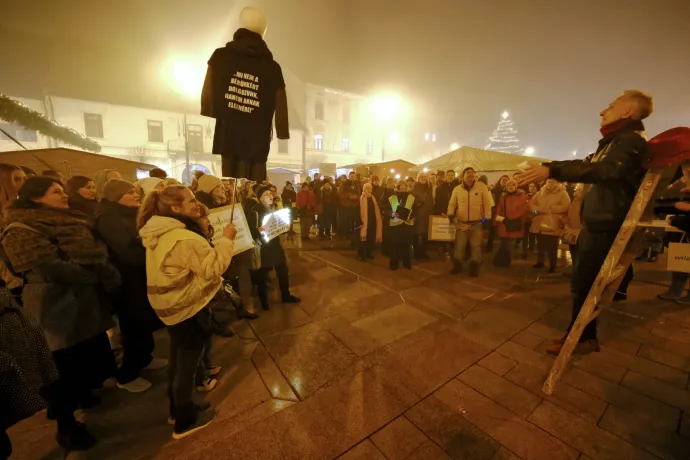 Határozott kiállást kérnek a kulturális dolgozók a pécsi városvezetéstől, mert az állami rendszer működésképtelen
