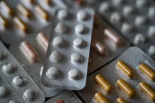 Új kötelezettségekkel, szolidaritási rendszerrel próbálja megakadályozni a gyógyszerhiányt az EU