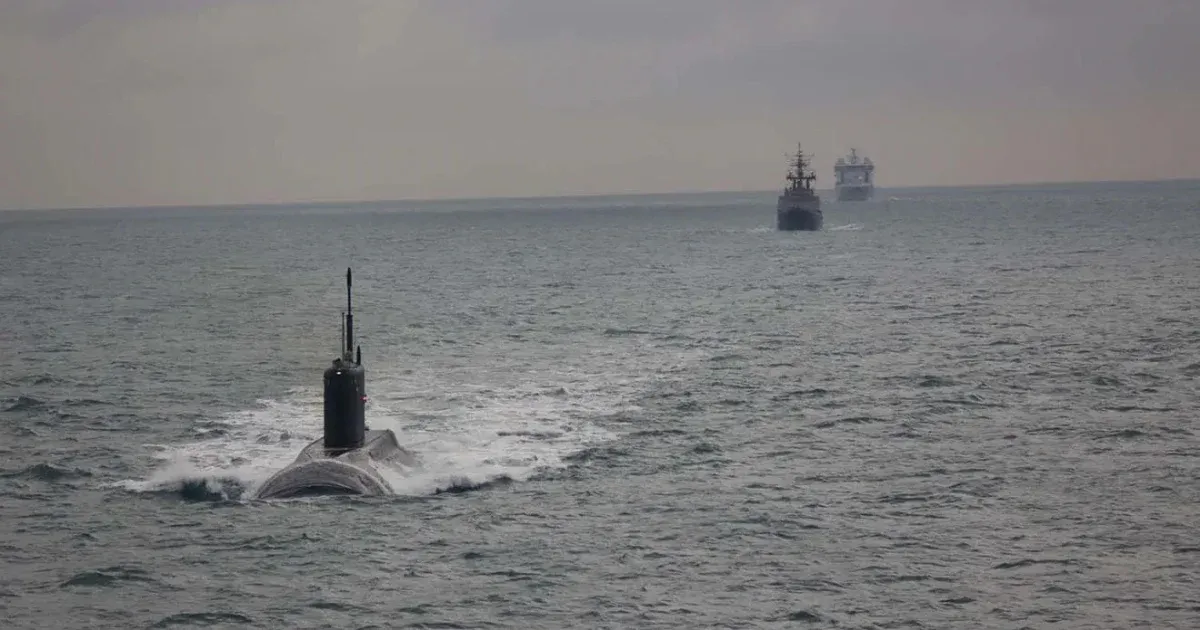 Napokon át űzött egy orosz tengeralattjárót egy brit hadihajó