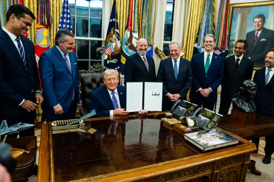 Donald Trump rendeletben tiltja meg az államoknak a mesterséges intelligencia szabályozását