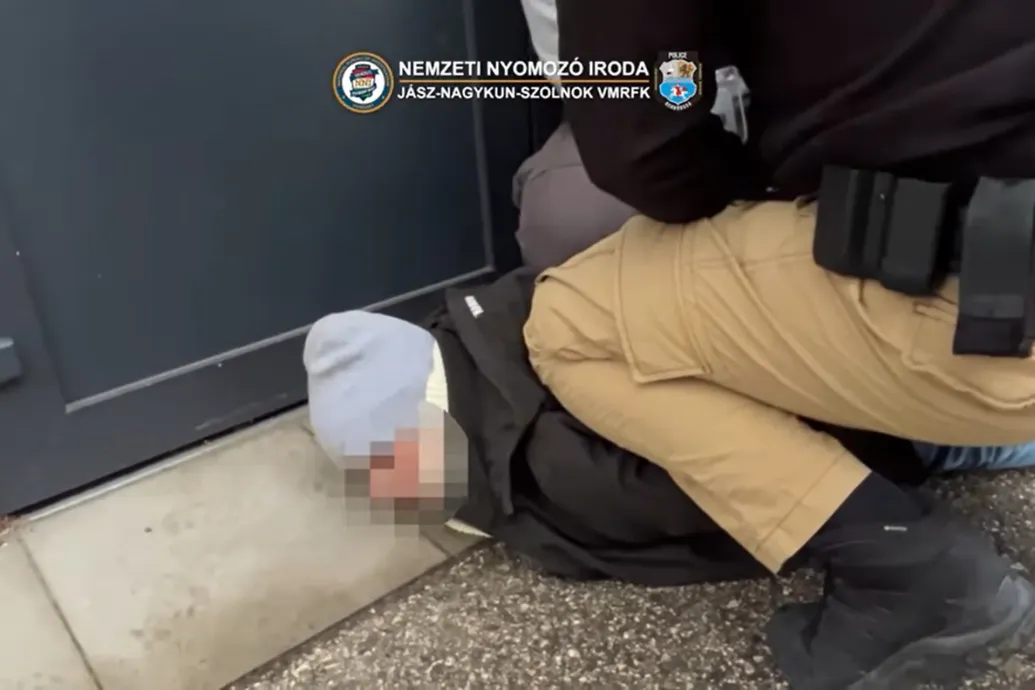 Rendőrségi fejvadászok fogtak el egy körözött szexuális ragadozót