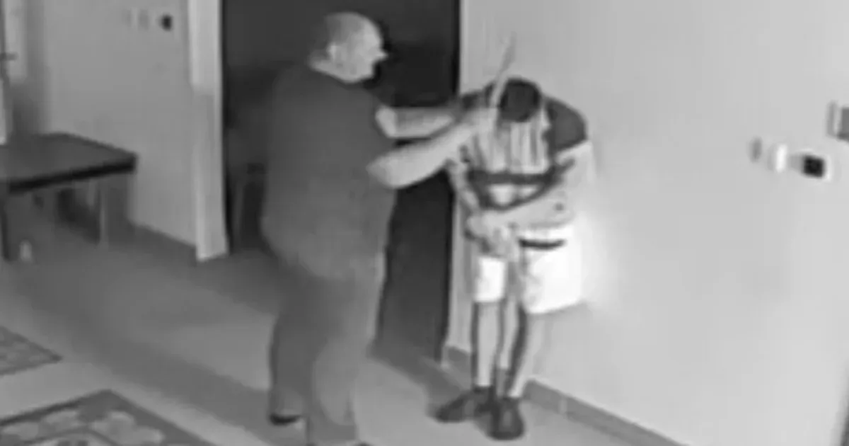 Bottal ütögette egy fiatal fejét a Szőlő utcai javítóintézet munkatársa