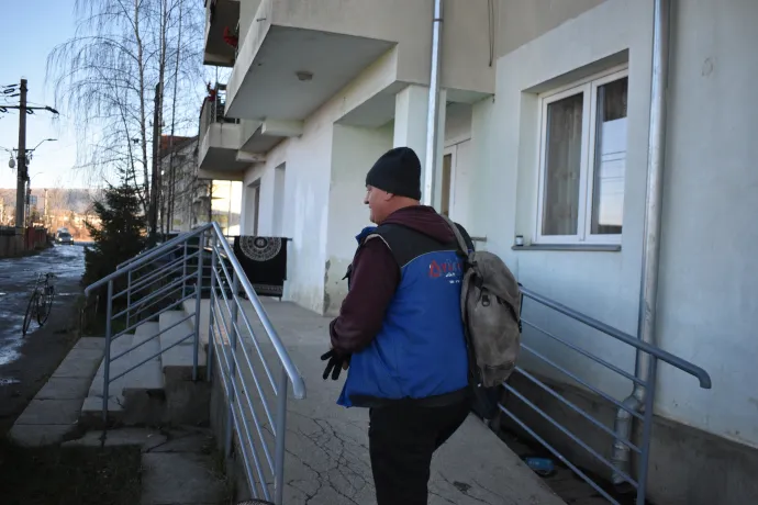 A szociális tömbház lakóközössége – Fotó: Tőkés Hunor / Transtelex