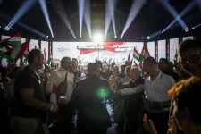 A Fidesz kiszervezte a kampányát egy cégnek, hogy ne lehessen kideríteni, mennyit költenek