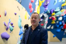 Falra mászhatnak a gyerekek száz iskolában