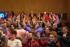 Arról szavaztatta meg a kolozsvári közönséget a Vétó, hogy beforrt-e már az Orbán okozta seb