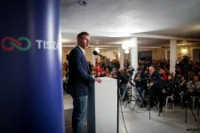 Magyar Péter nyílt levélben szólította fel Sulyok Tamást, hogy álljon ki a bántalmazott gyerekek mellett