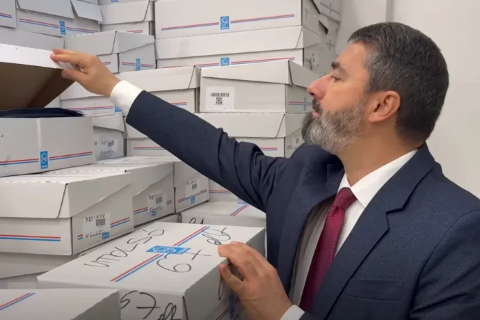 Orbán szerint 1,6 millióan válaszolták meg a nemzeti konzultáció adóemelésekről szóló kérdéseit